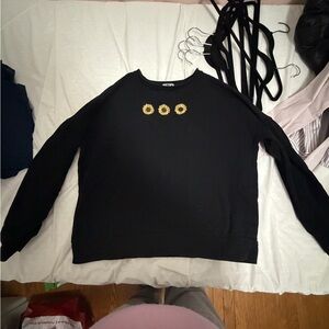 Hot Topic Black and Gold Sweatshirt
